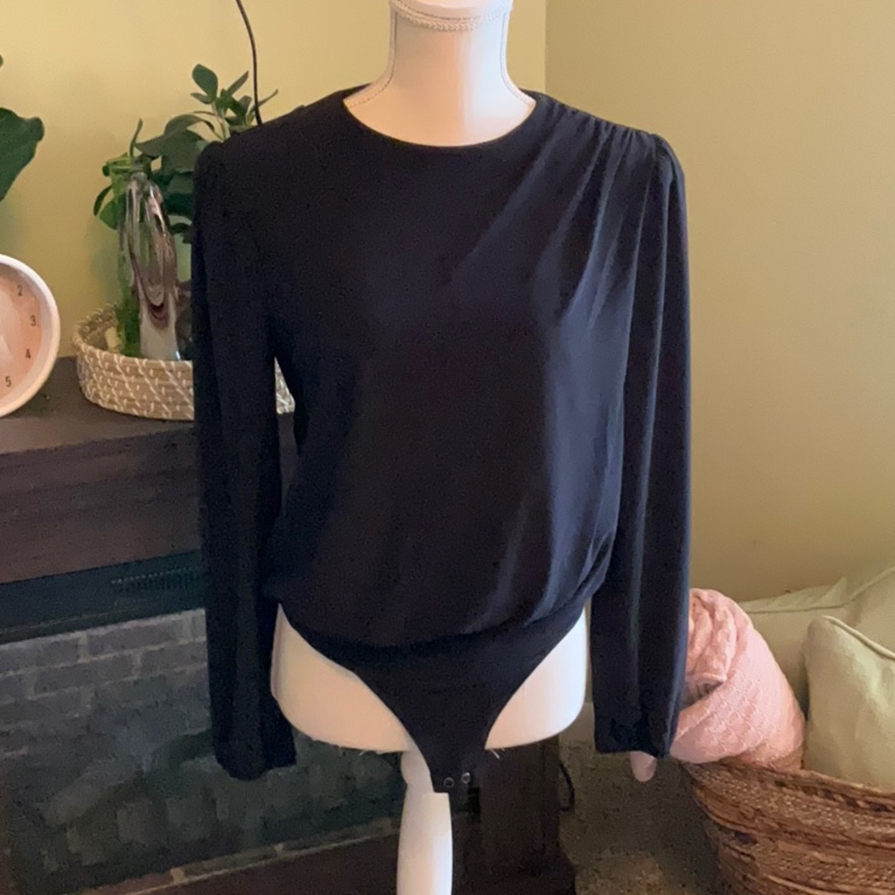 NWT Express Size Small Long Sleeve Body Suit, Beautiful!